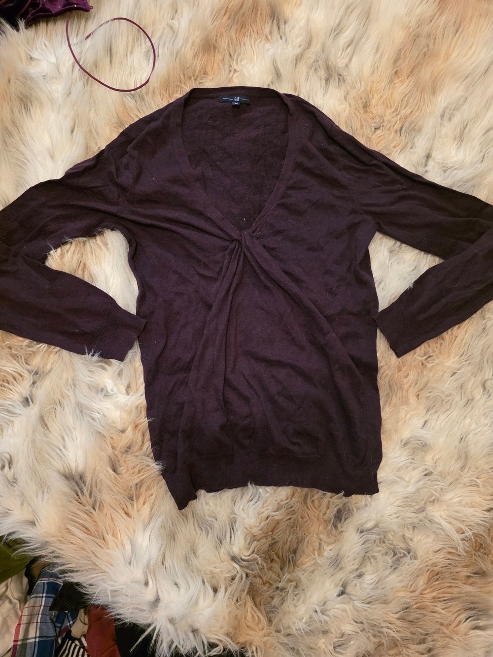 GAP Women's V-Neck Sweater in Deep Purple